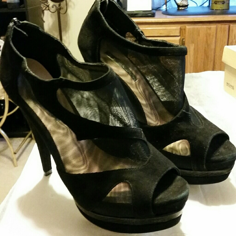 Women size 6 1/2 Halton heels with mesh and suede